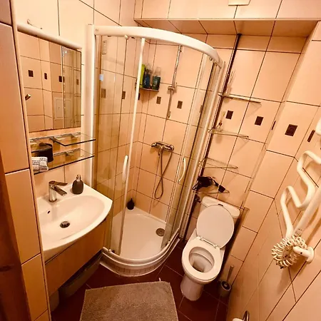Apartment Entire Studio Flat